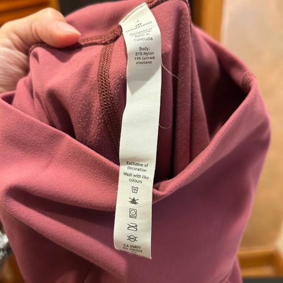 Lululemon leggings sz 4 in pink - Picture 3 of 5
